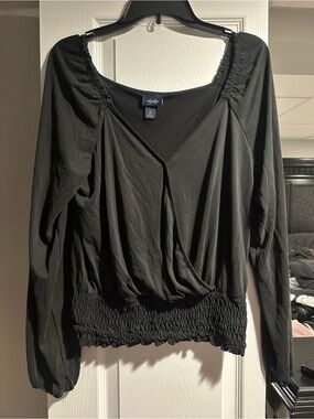 Daytrip Black Long-Sleeve Smocked Wrap Blouse